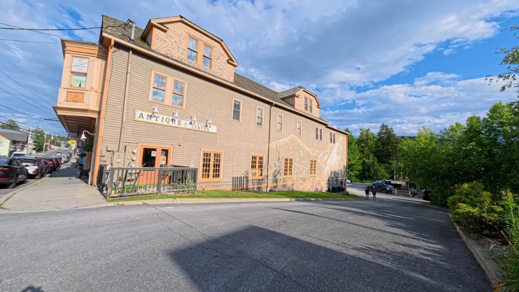 Side view of the Studios on Main building in Tannersville