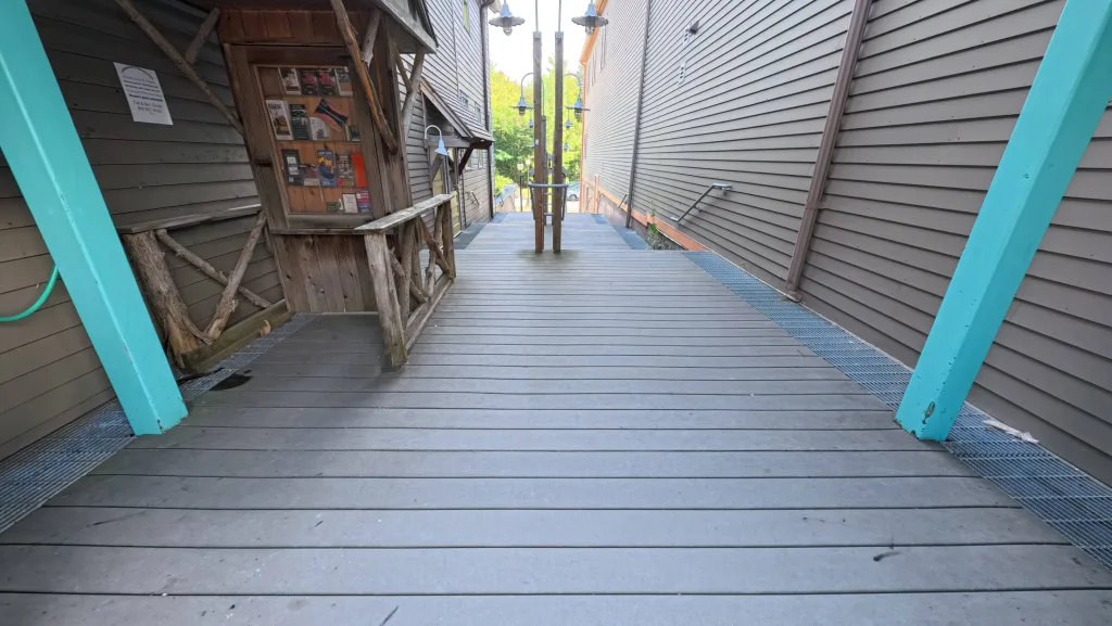 Paved walkway entrance to Studios on Main
